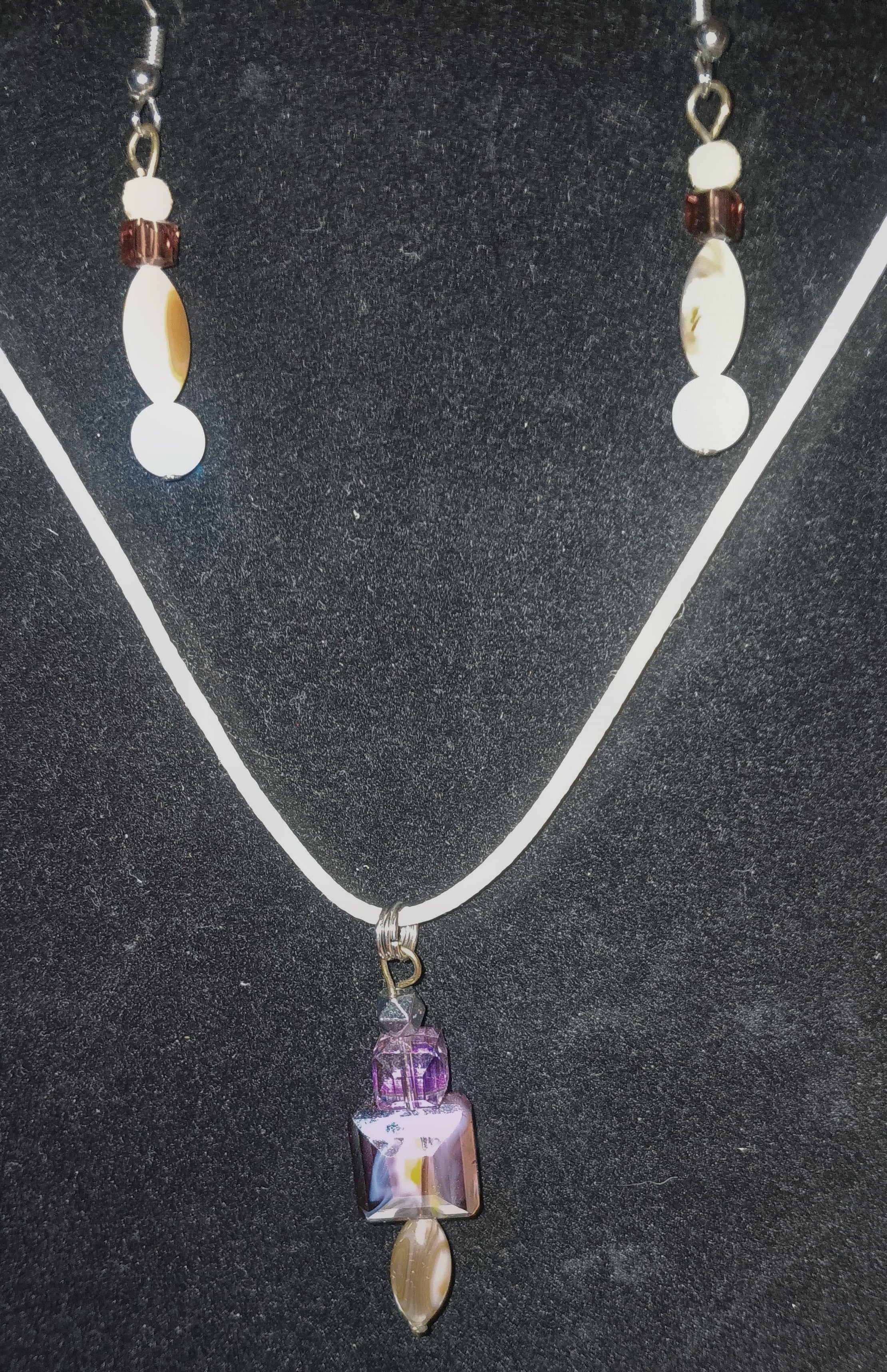 Mother-of-Pearl / Designer Glass Pendant & Earring Set